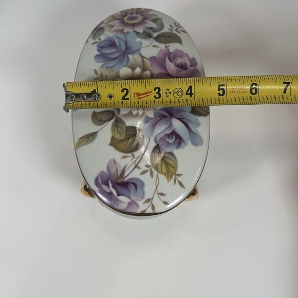 Porcelain Trinket Box With Gold Gilded Feet Oval Shaped With Hand Painted Roses - Picture 6 of 16